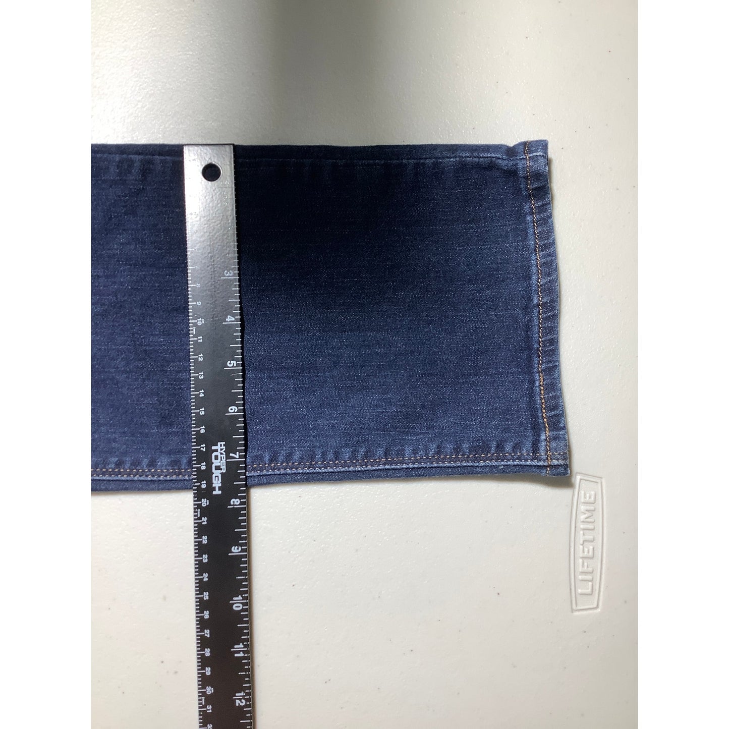 Levi’s 525 Straight Jeans Women’s 12S — Classic, Everyday, Comfortable