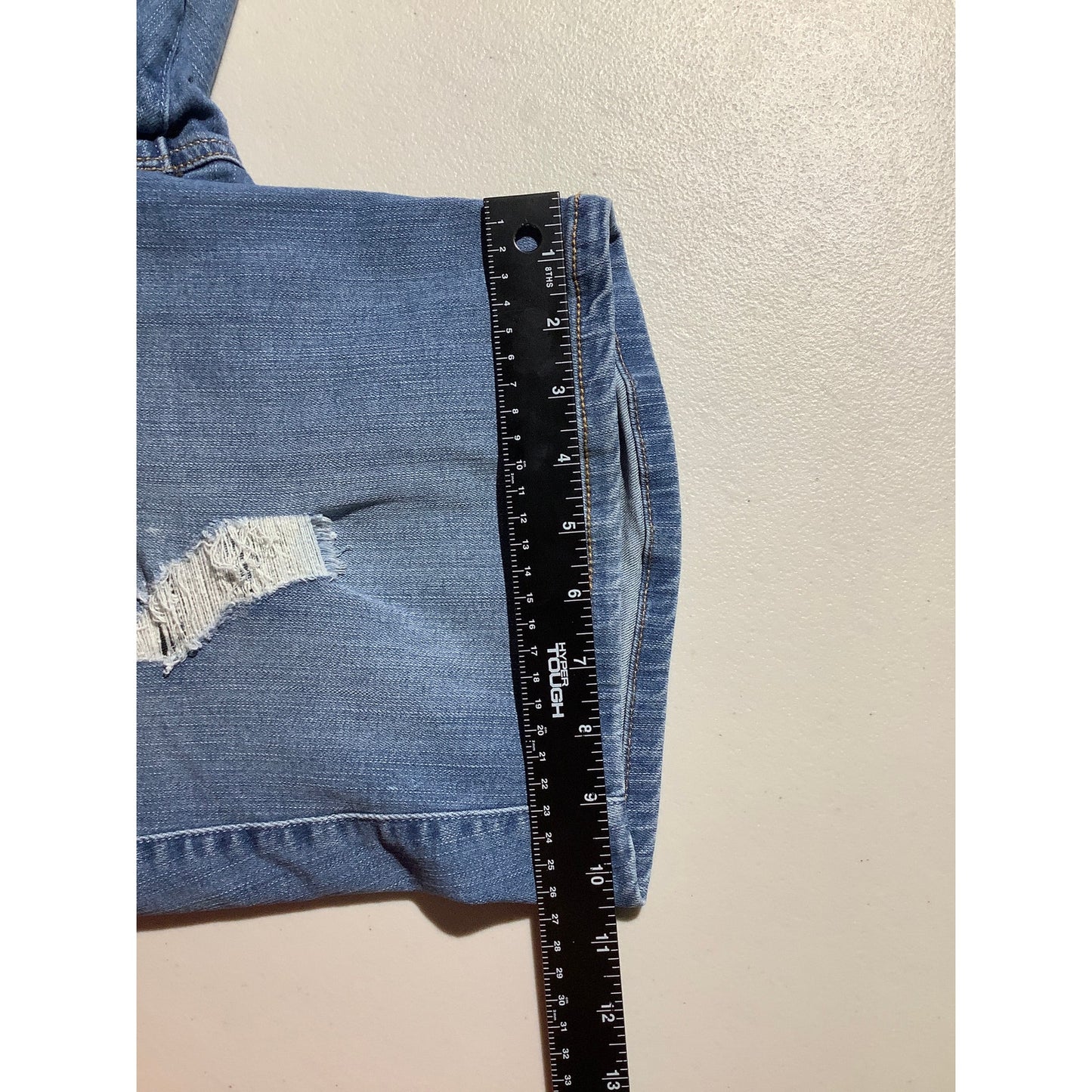 Torrid Light Wash Denim Shorts Size 20 – Baddie, Casual, Streetwear