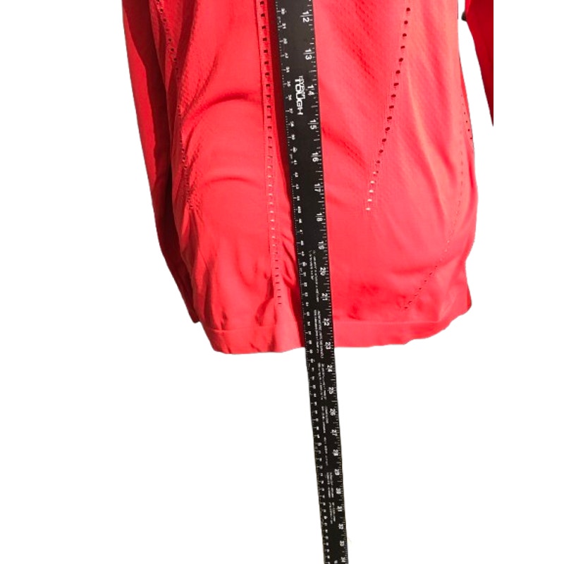 Athleta Red Long Sleeve Workout Top Size M – Athleisure, Minimalist, Sporty