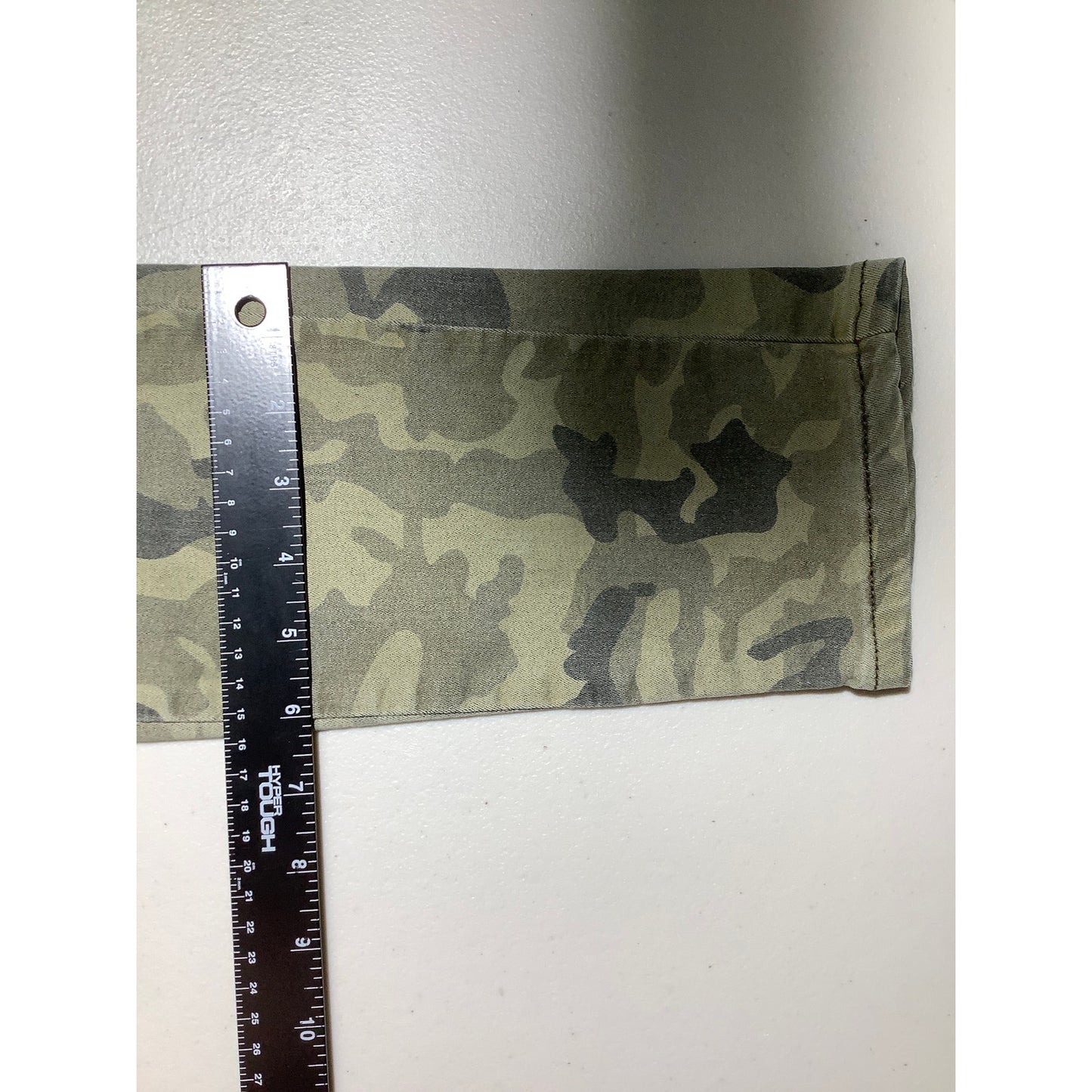 Gianni Bini Camo Pants Olive Green Women Size M — Cargo, Skinny, Zipper Pockets