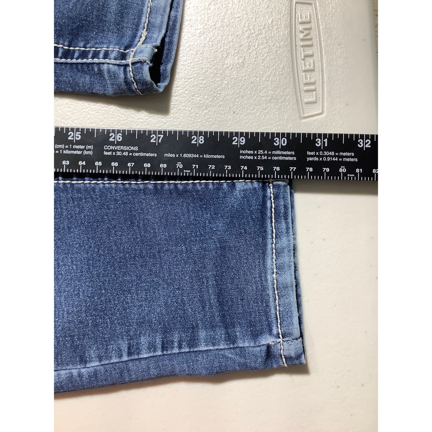 Wallflower Distressed Skinny Jeans Women’s Size 11 – Edgy, Casual, Stretch