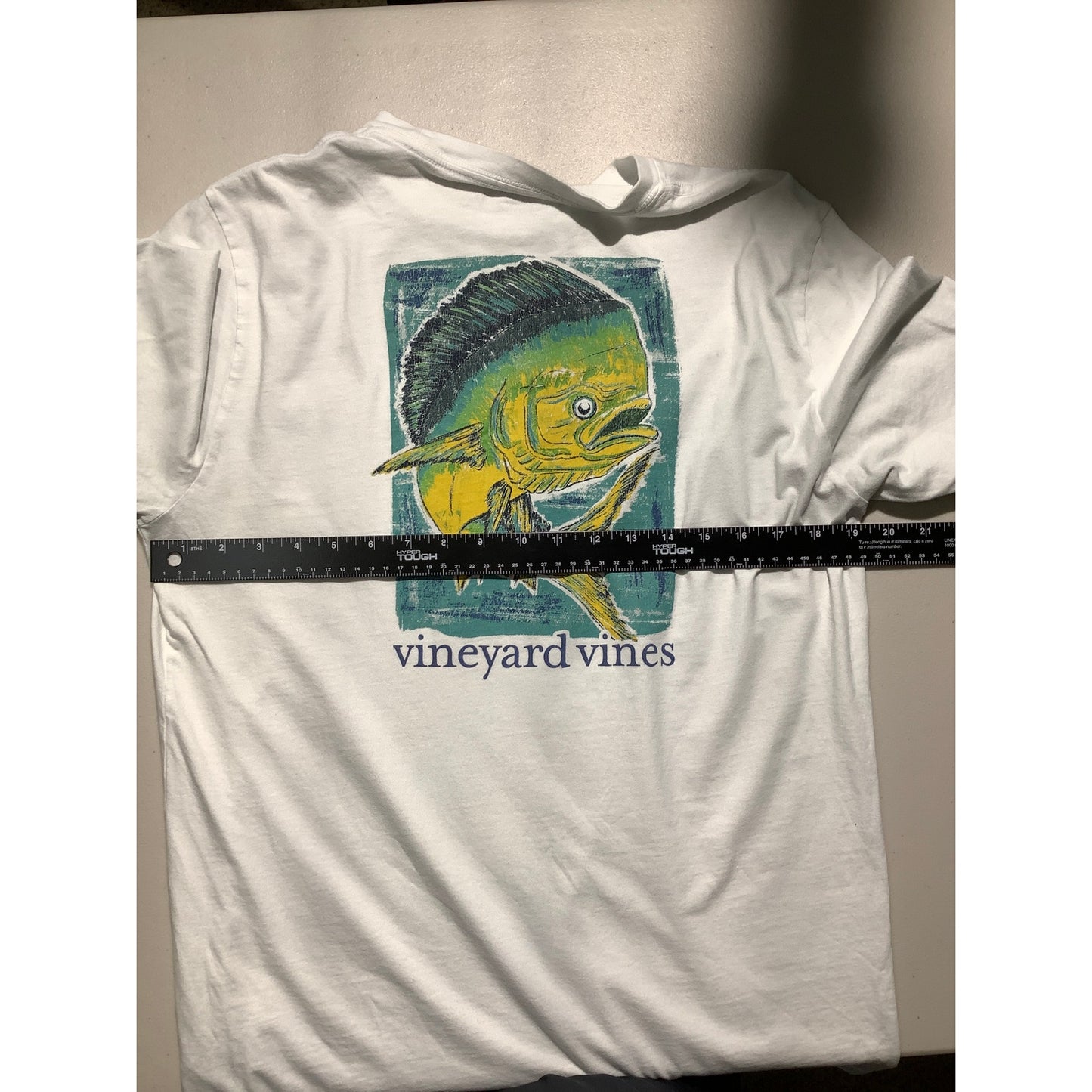 Vineyard Vines White Mahi Pocket T-Shirt Men’s M – Casual, Graphic, Classic Fit