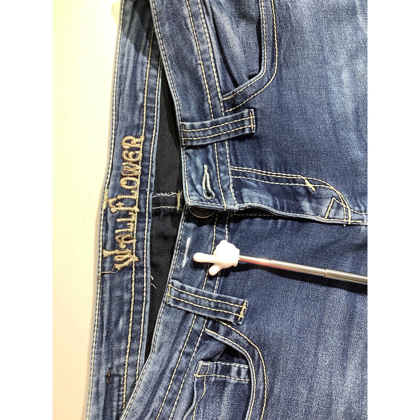 Wallflower Distressed Skinny Jeans Women’s Size 11 – Edgy, Casual, Stretch