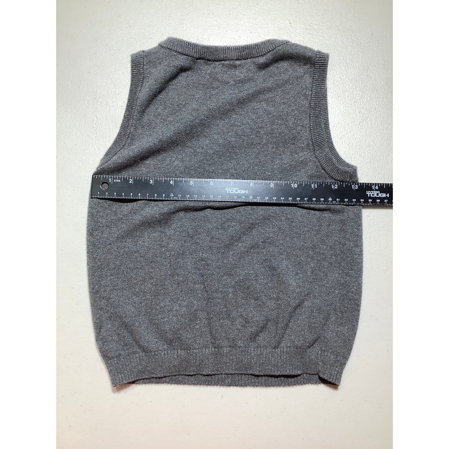 H&M Sweater Vest Child Size 6–7 Years — Sleeveless, V-Neck, Classic Layering