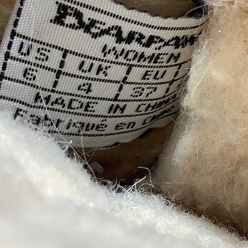 Bearpaw Ella Short Winter Boots Suede Women’s 9 — Cozy, Classic, Cold-Weather