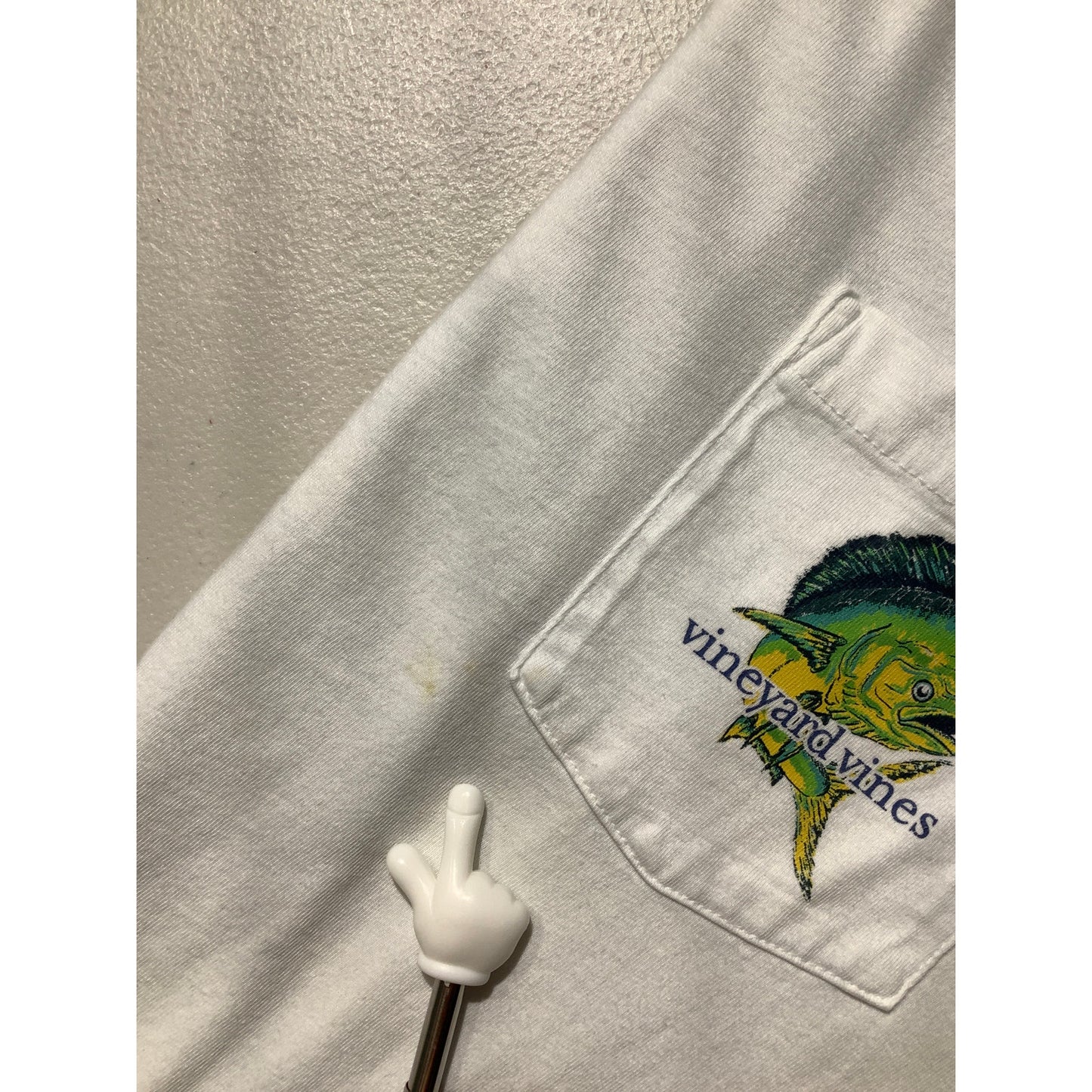 Vineyard Vines White Mahi Pocket T-Shirt Men’s M – Casual, Graphic, Classic Fit