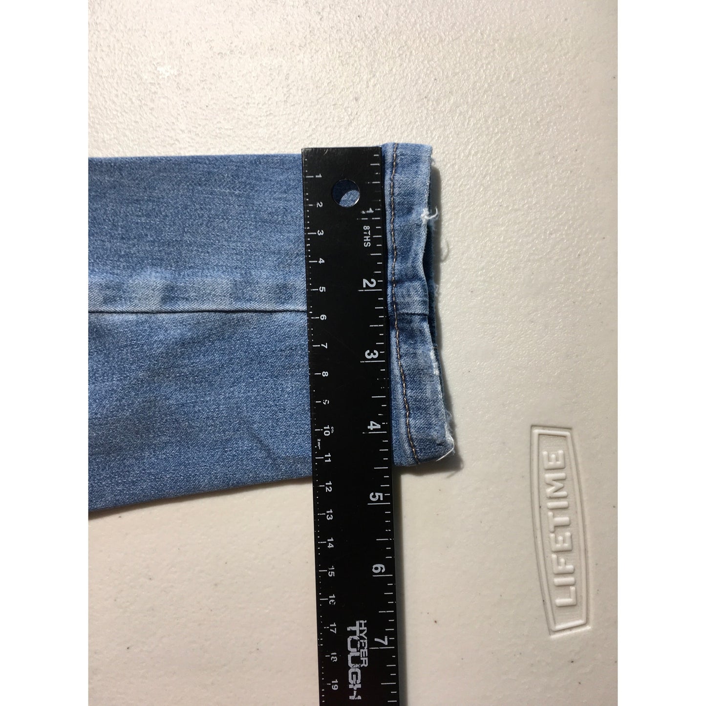 Garage Light Wash Mid-Rise Jeans Size 00 - Casual, Minimalist, Soft