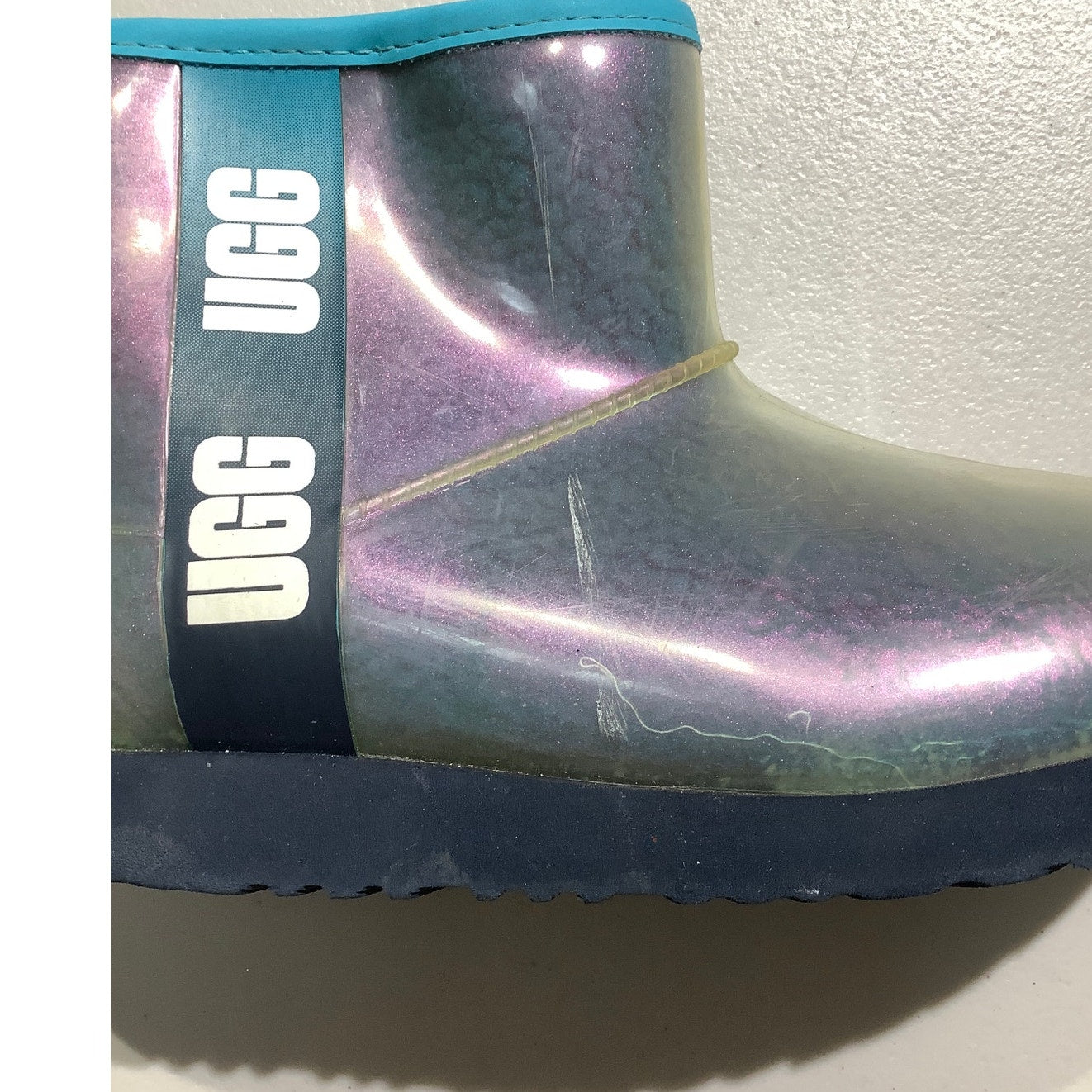 UGG Classic Clear Mini II Waterproof Boots Kids Size 5 — Winter, Trendy, Durable