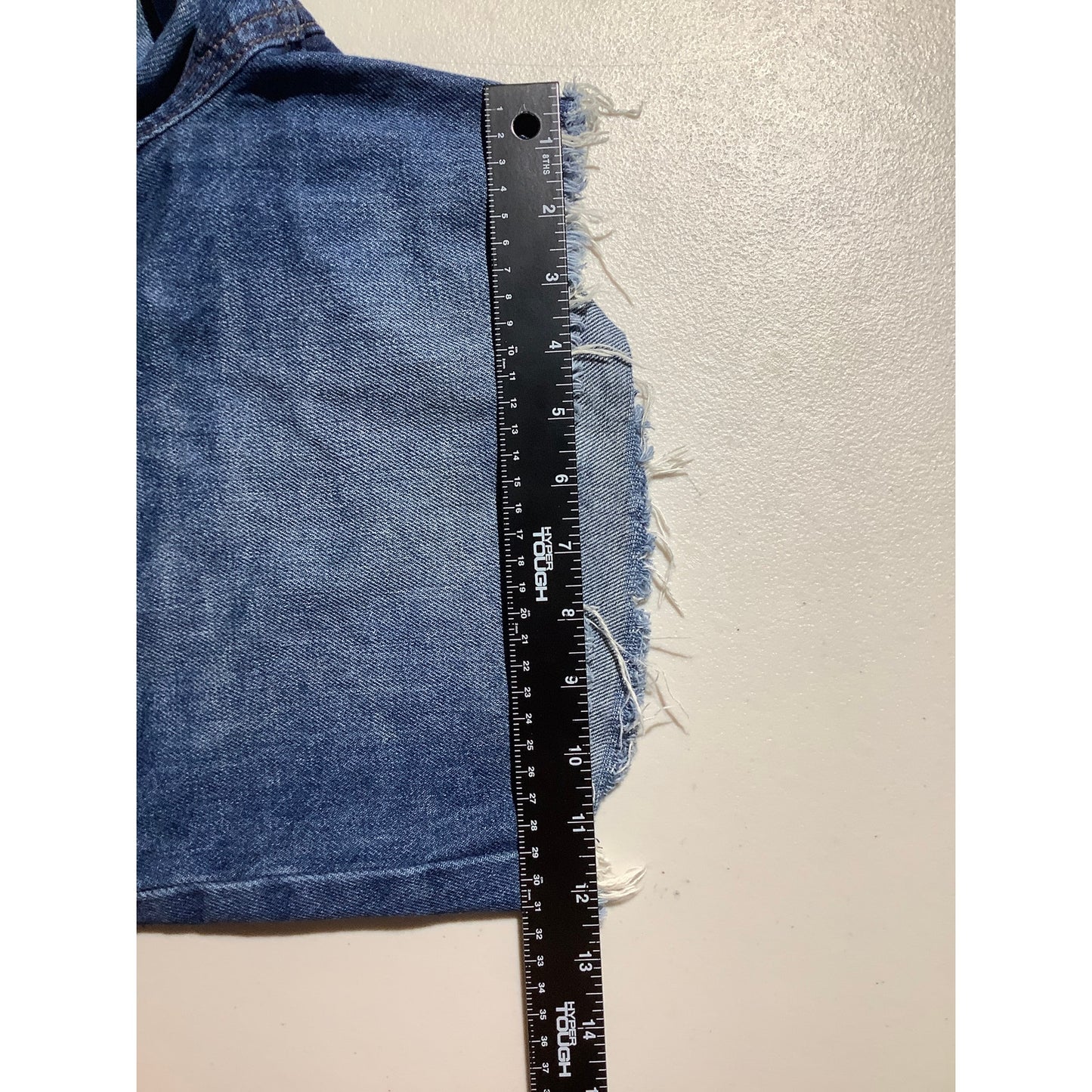 Old Navy Denim Shorts Women’s Size 14 – Classic, Frayed, 100% Cotton