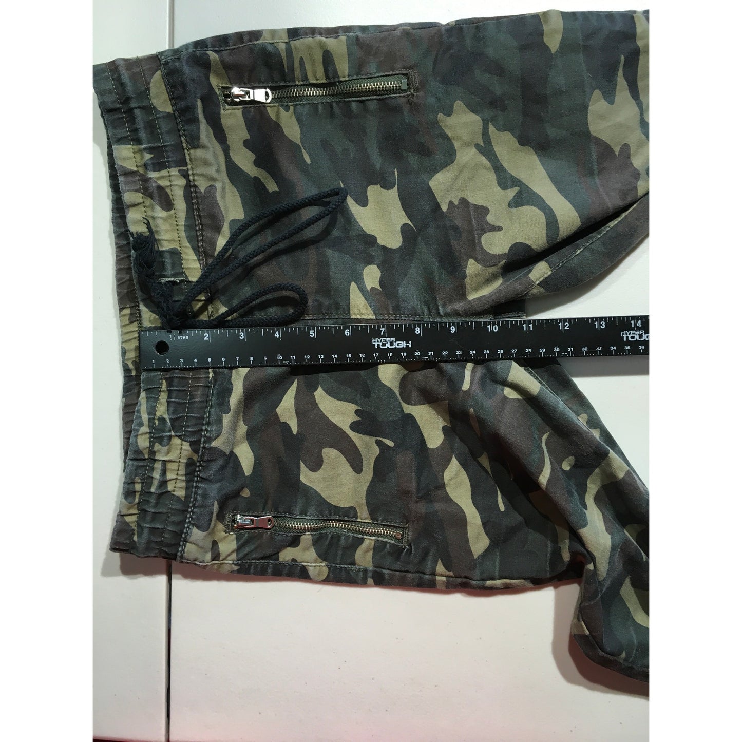 VIP Green Camo Jogger Pants Size 5/27 - Streetwear, Casual, Athleisure