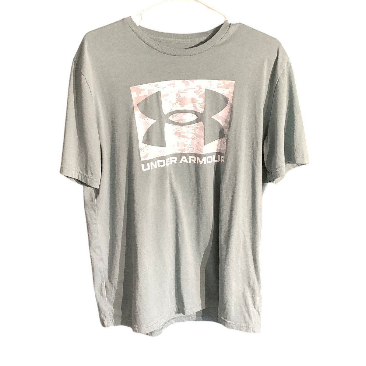 Under Armour Light Green Size LG Graphic Tee - Casual, Sporty, Comfortable