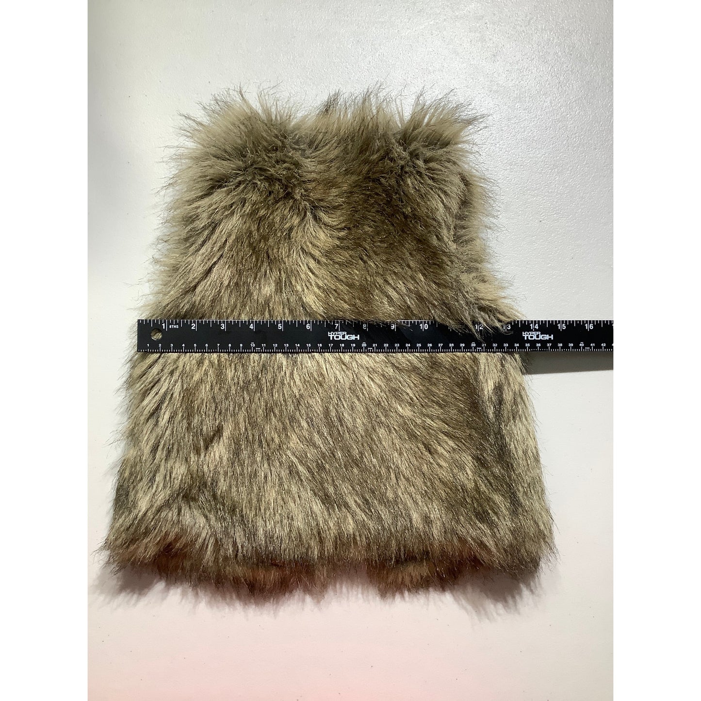 Old Navy Faux Fur Vest Infant Size 3T – Cozy, Stylish, Winter-Ready