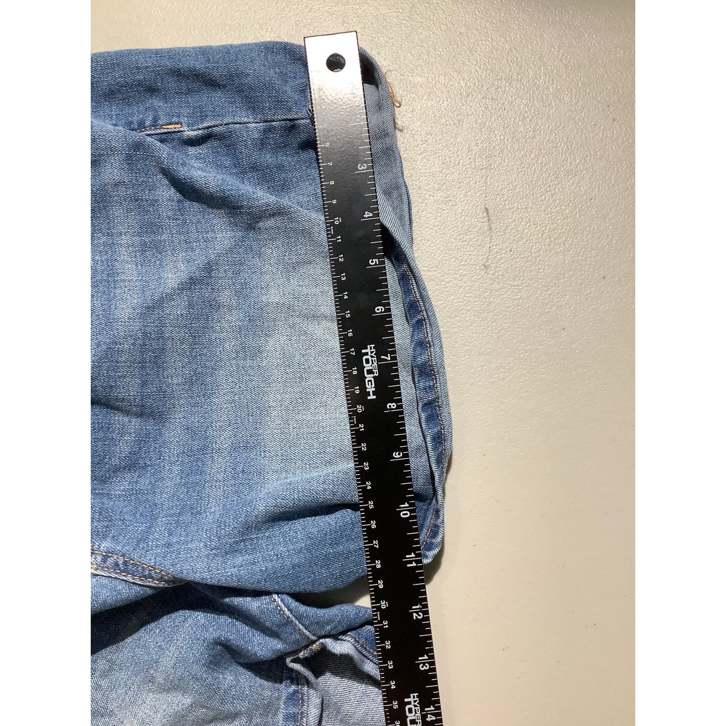 Old Navy Boyfriend Denim Shorts Women’s Size 12 – Casual, Light Wash, Rolled Hem