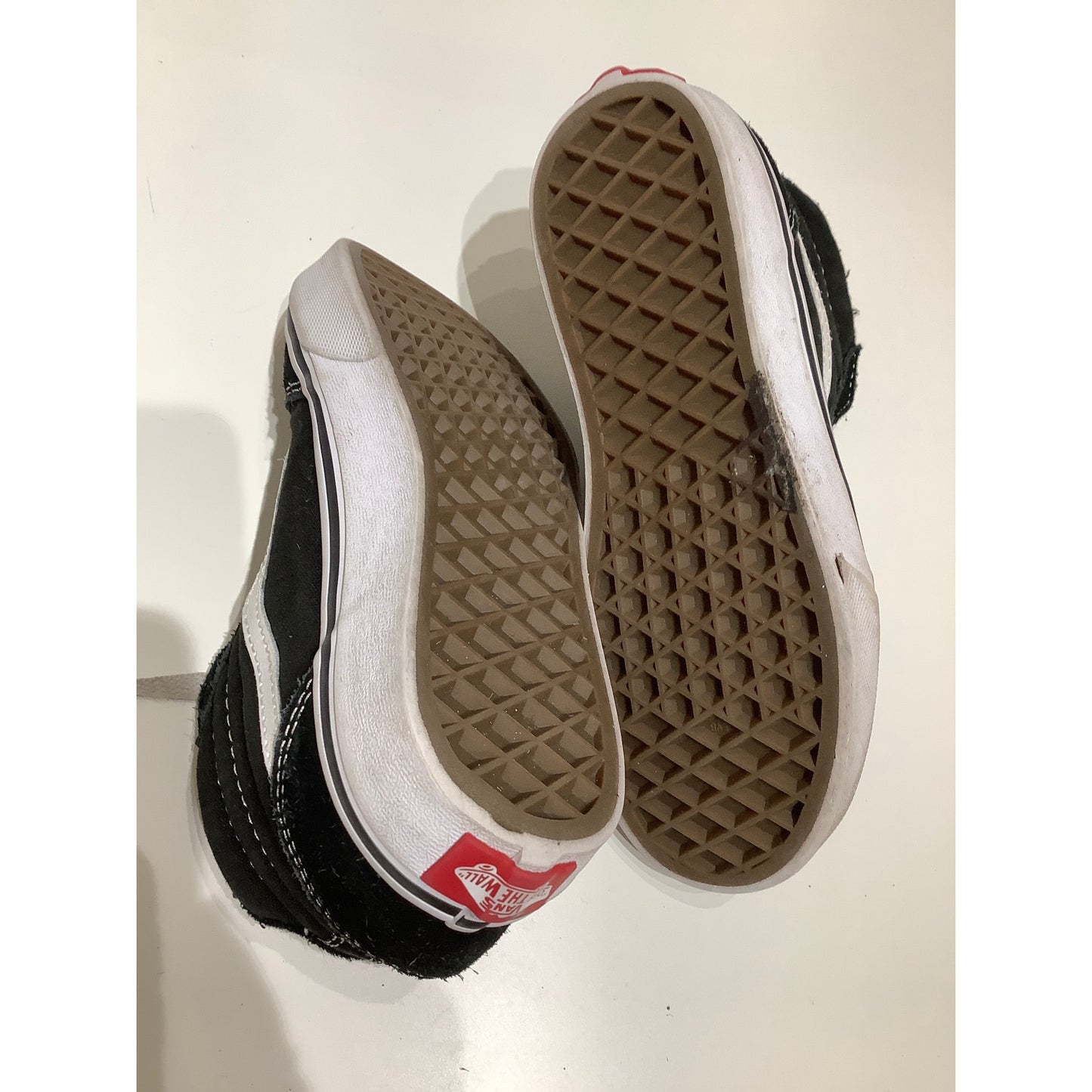 Vans Youth Black & White High-Top Sneakers Size 1 - Skate, Streetwear, Classic