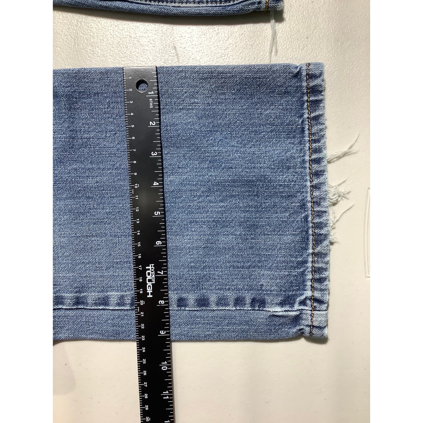 Ariat Loop Lock Jeans Men’s Size 34W 32L – Distressed, Rugged, Western Style