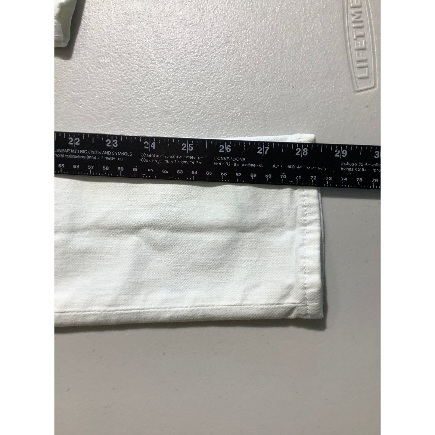 Vigoss White Distressed Jeans Size 24W 27L – Tomboy, Casual, Minimalist