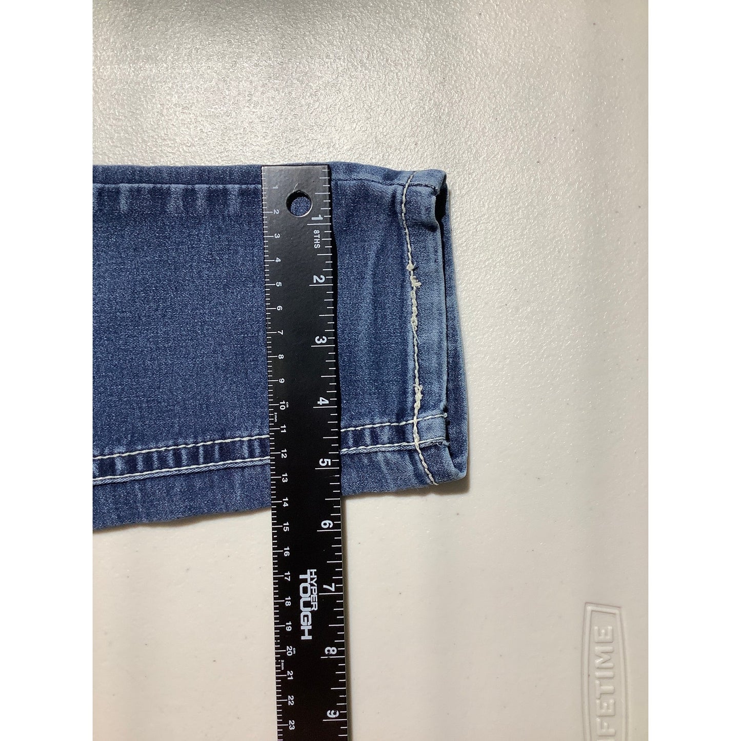 Wallflower Distressed Skinny Jeans Women’s Size 11 – Edgy, Casual, Stretch