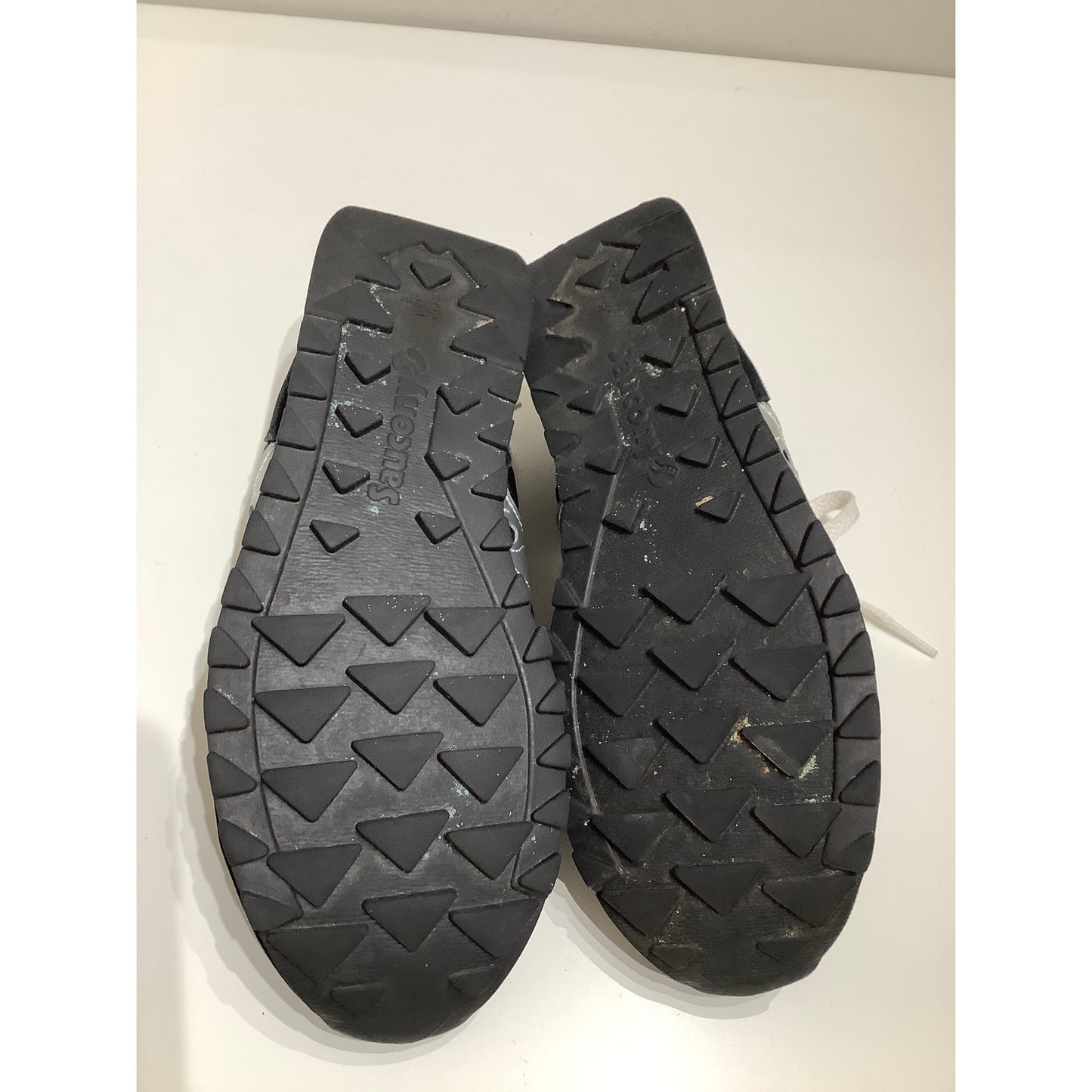 Saucony Women's Black/White Sneakers, Size 7 - Sporty, Comfortable, Everyday