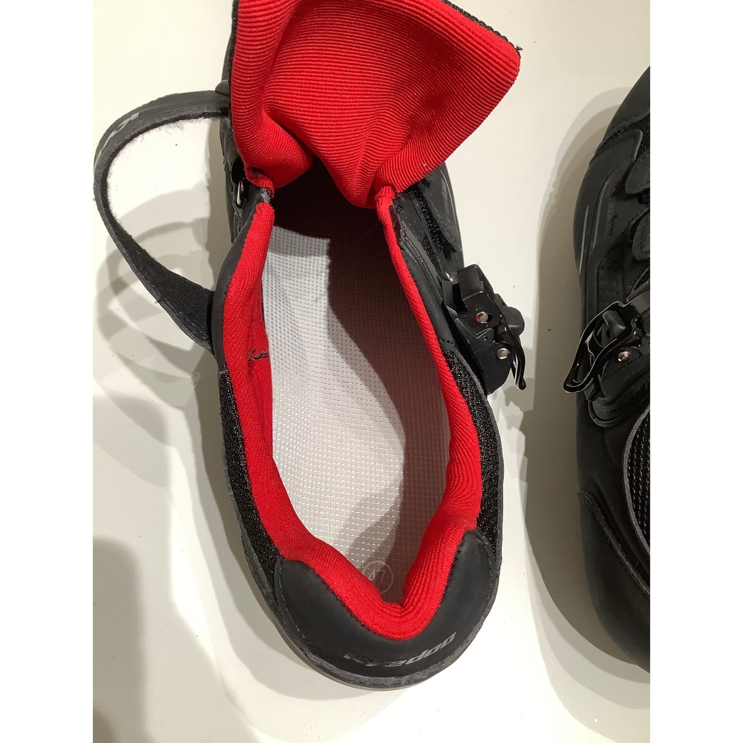 Kyedoo Men's Cycling Shoes Black/Red Size 47 - Performance, Sporty, Comfortable