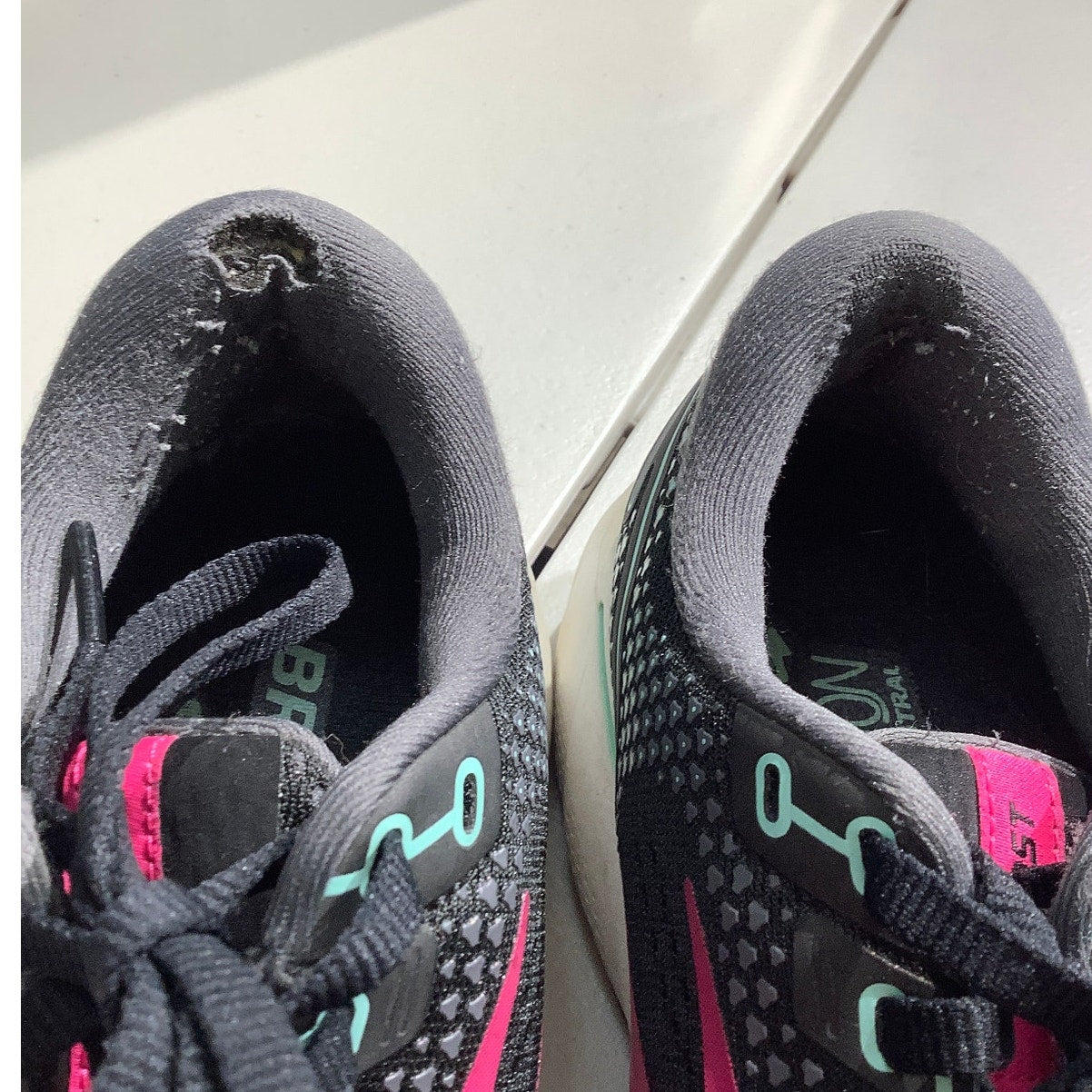 Brooks Ghost Running Shoes Women’s Size 7 – Athletic, Cushioned, Neutral