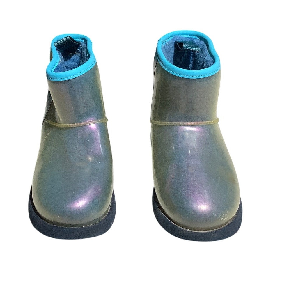 UGG Classic Clear Mini II Waterproof Boots Kids Size 5 — Winter, Trendy, Durable