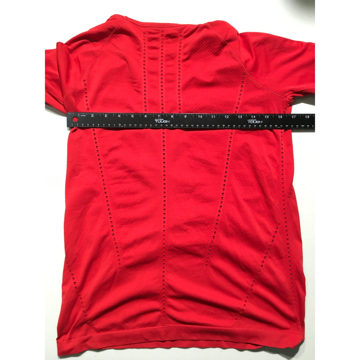 Athleta Red Long Sleeve Workout Top Size M – Athleisure, Minimalist, Sporty