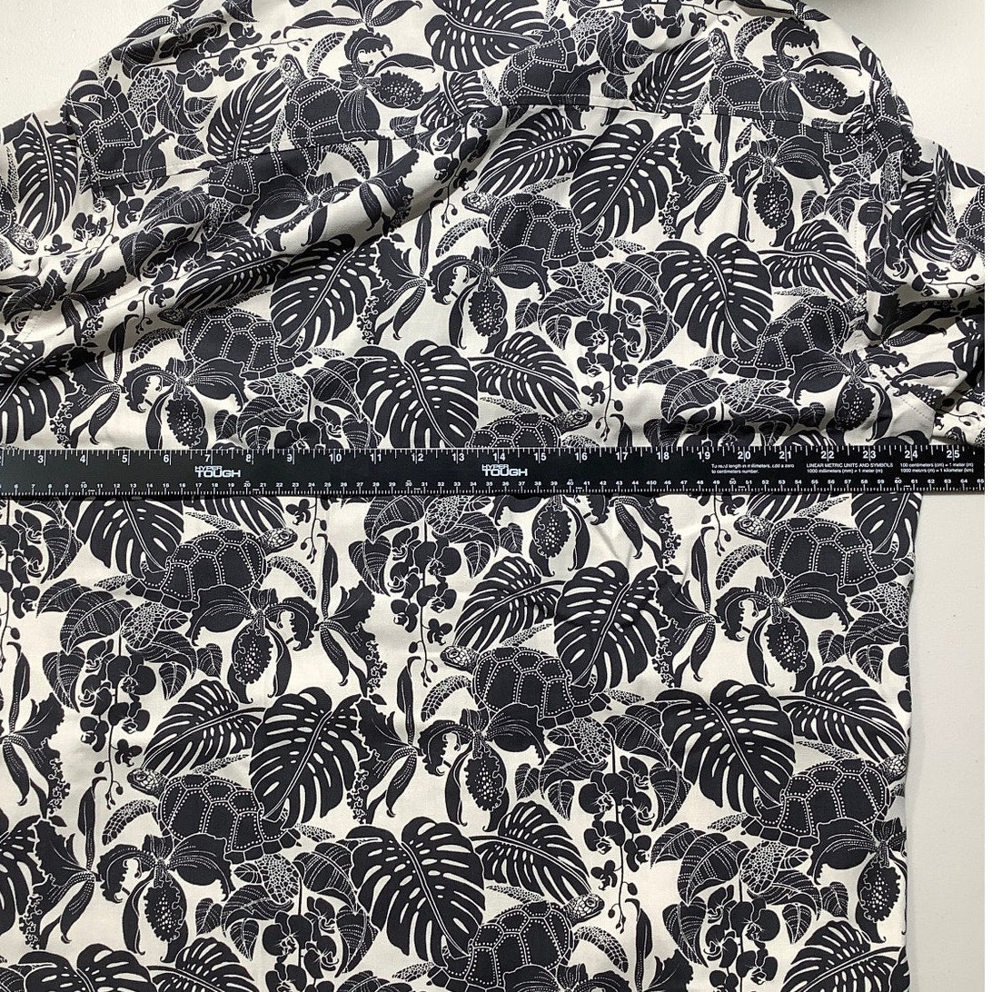 Tommy Bahama Silk Shirt Men’s Size XL – Tropical, Relaxed, Island Style