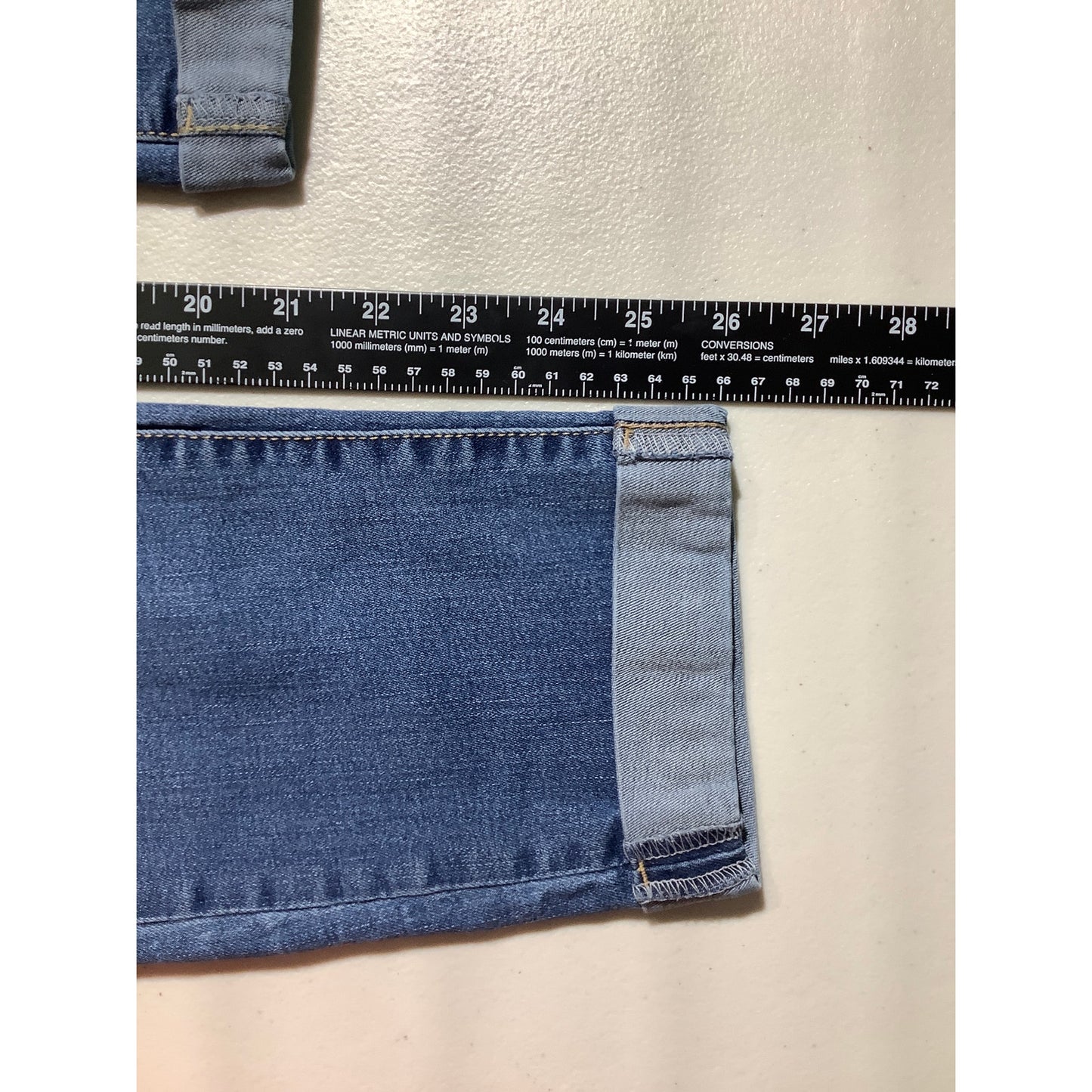 Wax Jean Rolled Cuff Capris Women’s Size 18 – Casual, Distressed, Relaxed