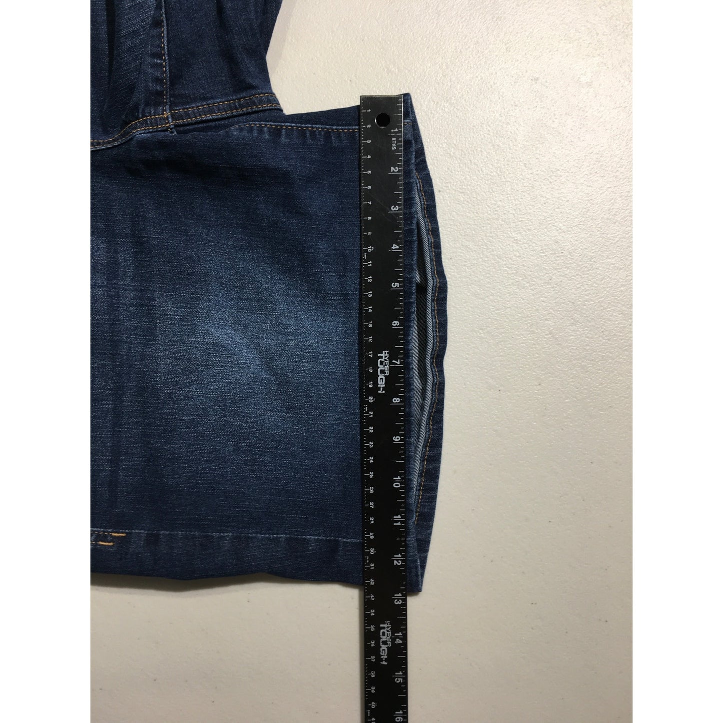 Seven7 Denim Size 14W Weekend Short - Casual, Classic, Everyday