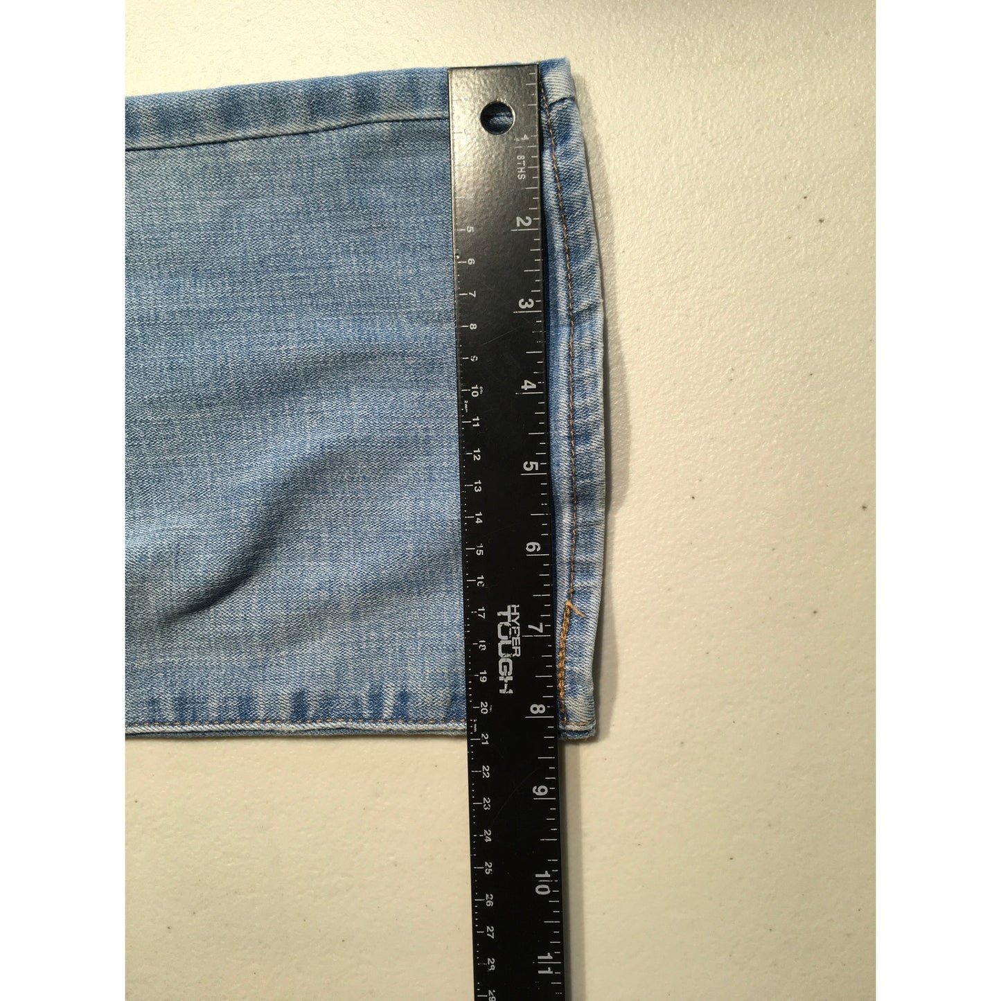 Levi’s Light Wash Classic Boot Jeans Size 8 - Vintage, Casual, Timeless