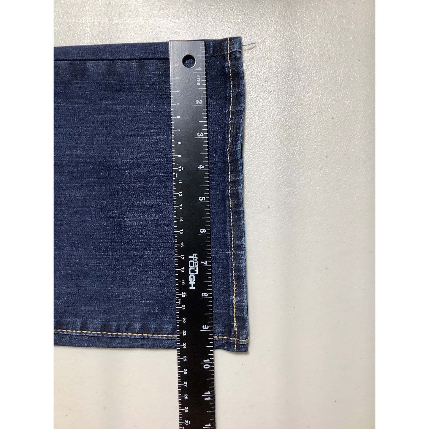 Levi’s Denizen Bootcut Jeans Men’s Size 33W 30L – Classic, Durable, Comfortable