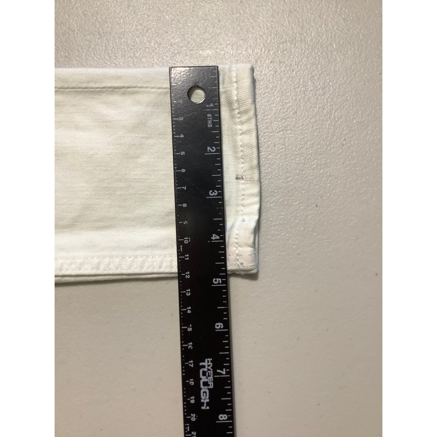 Vigoss White Distressed Jeans Size 24W 27L – Tomboy, Casual, Minimalist