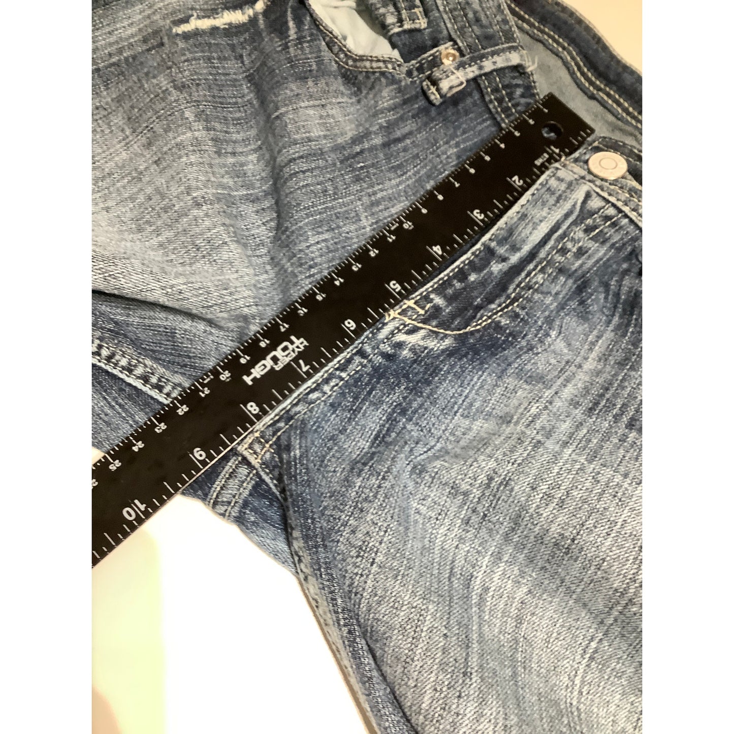 Vigoss Capri Jeans Size 9 - Casual, Distressed, Comfortable Denim