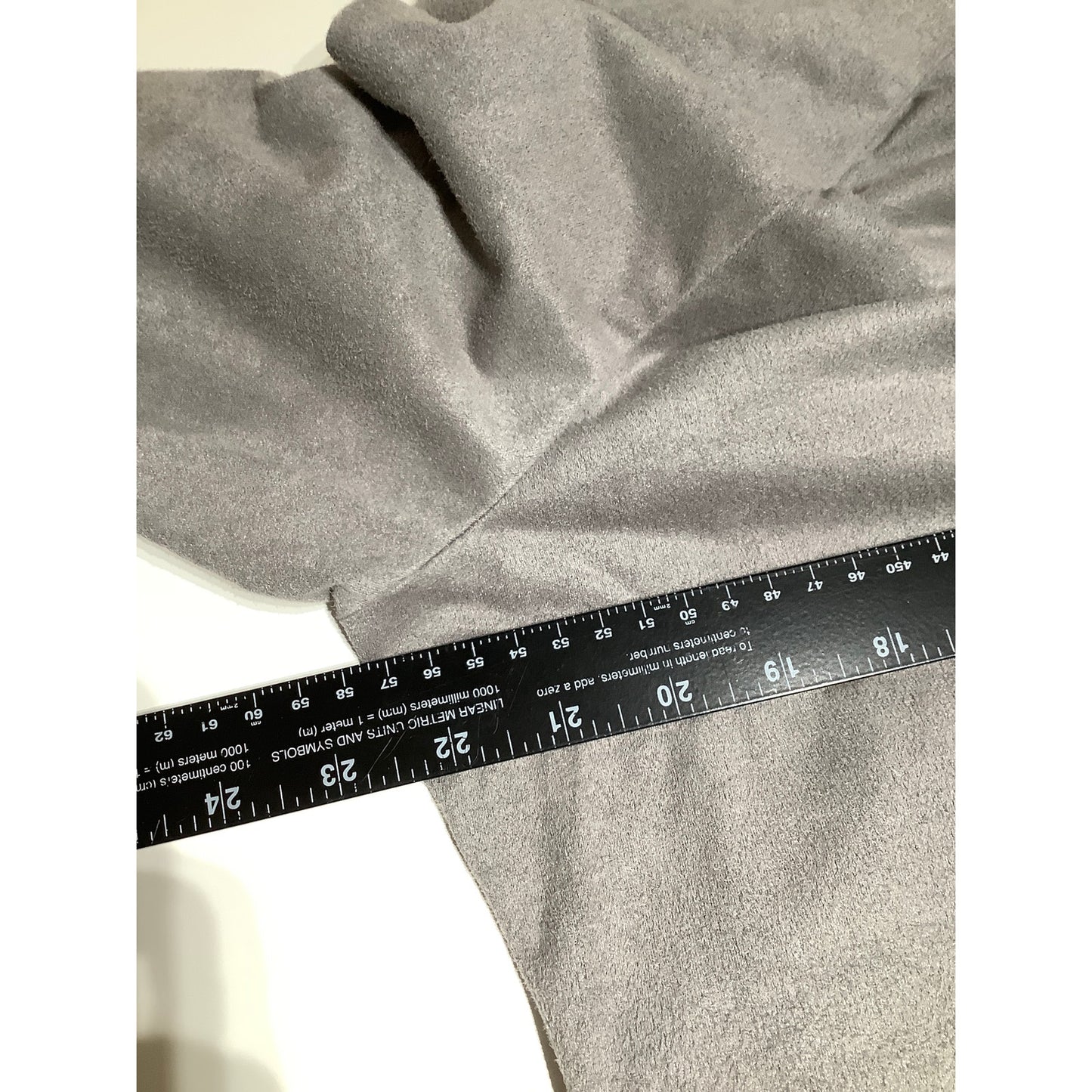 Valerie Stevens Gray Faux Suede Tassel Top, Size L – Boho, Cozy, Elegant