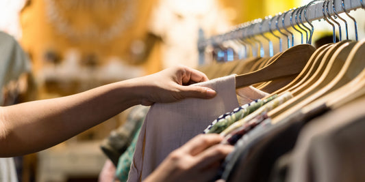 How to Spot High-Quality Clothes While Thrifting