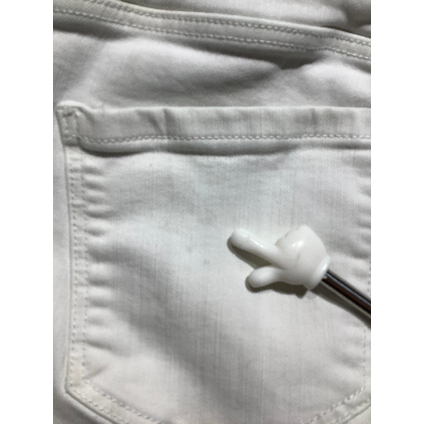 Liverpool White Bermuda Denim Shorts Women’s Size 4/27 — Casual, Summer, Stretch