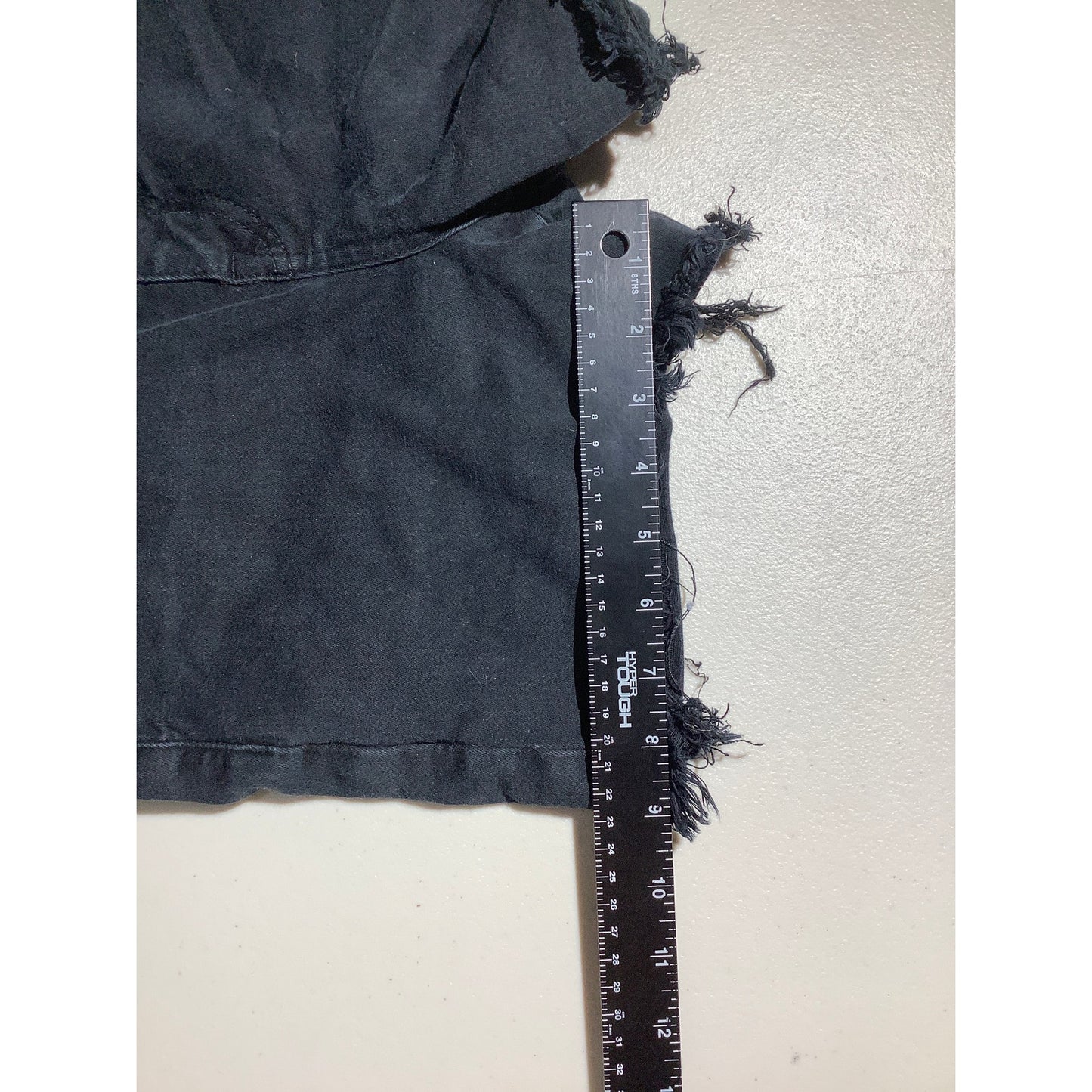 American Eagle Distressed Denim Shorts Women’s Size 6 — Hi-Rise, Raw Hem, Casual