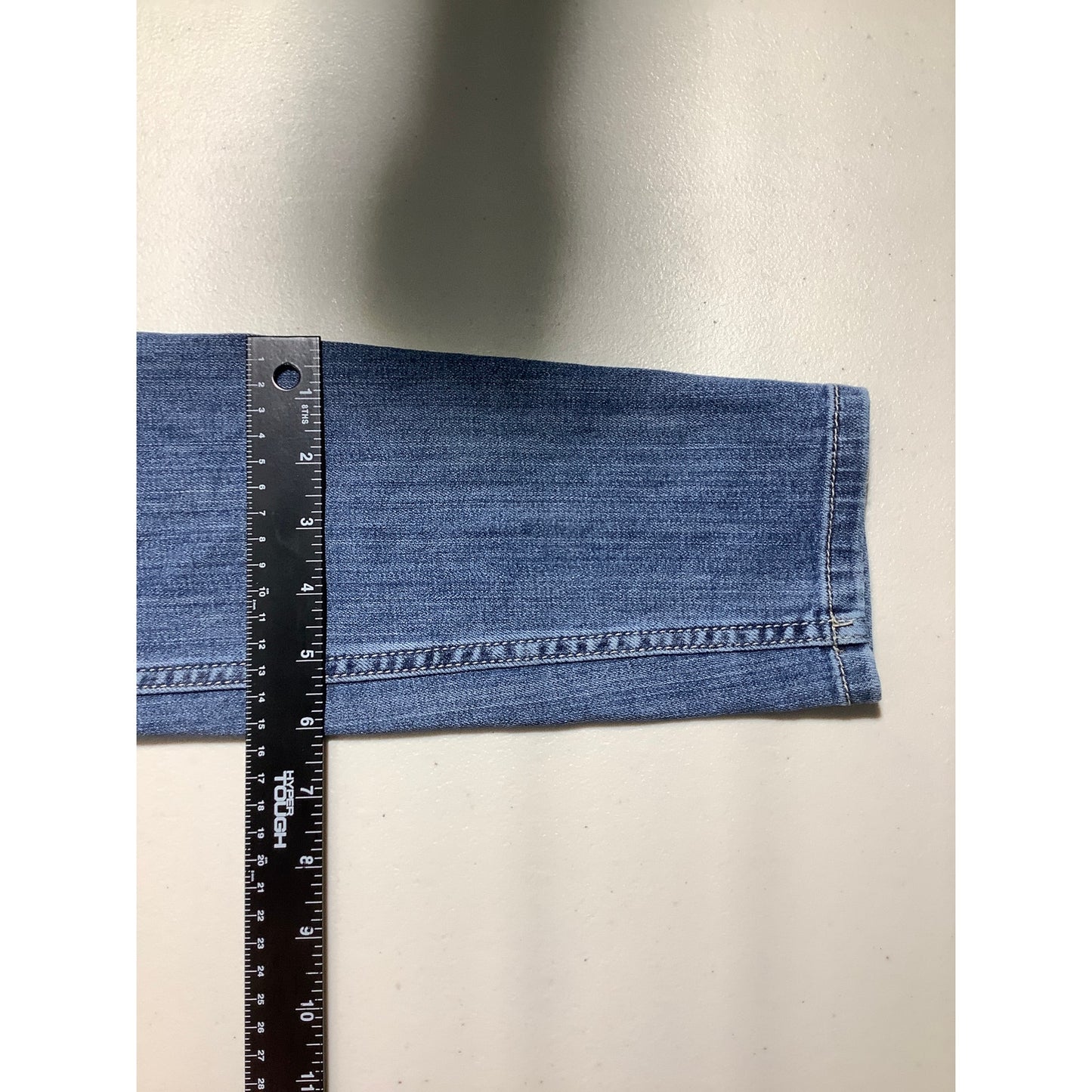 BDG Super High-Rise Twig Ankle Jeans Men’s Size 28W 29L –Slim, Modern, Versatile