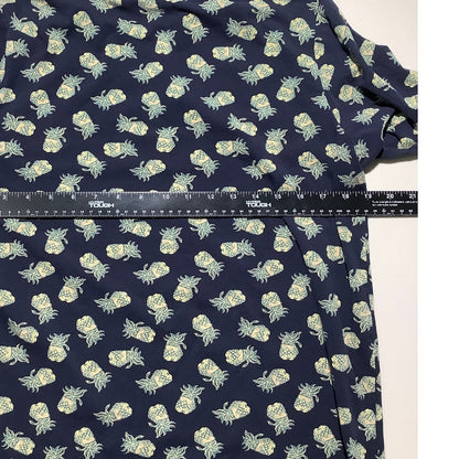 Free Planet Pineapple Graphic T-Shirt Men Medium — Tropical, Casual, Streetwear