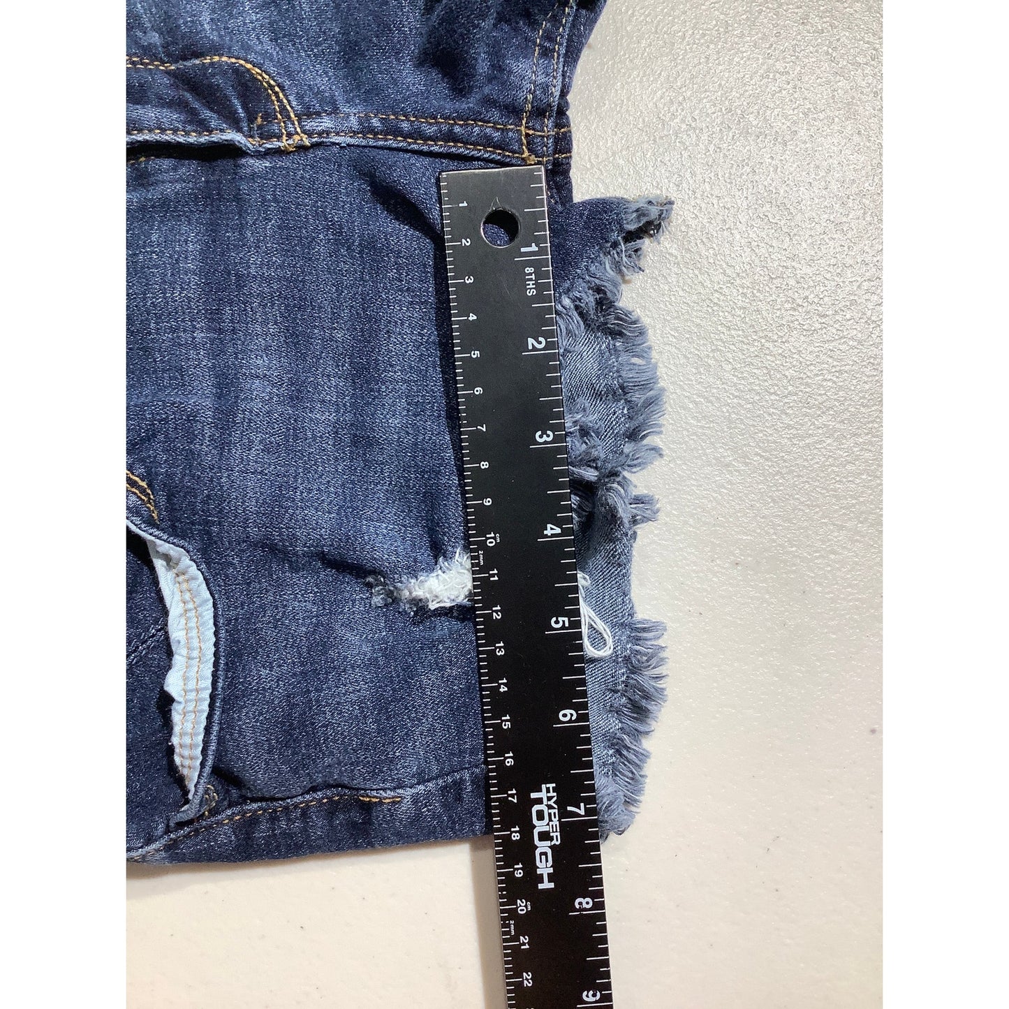 Hollister Distressed Denim Shorts Women’s 3 (26W) – Low Rise, Frayed Hem, Casual