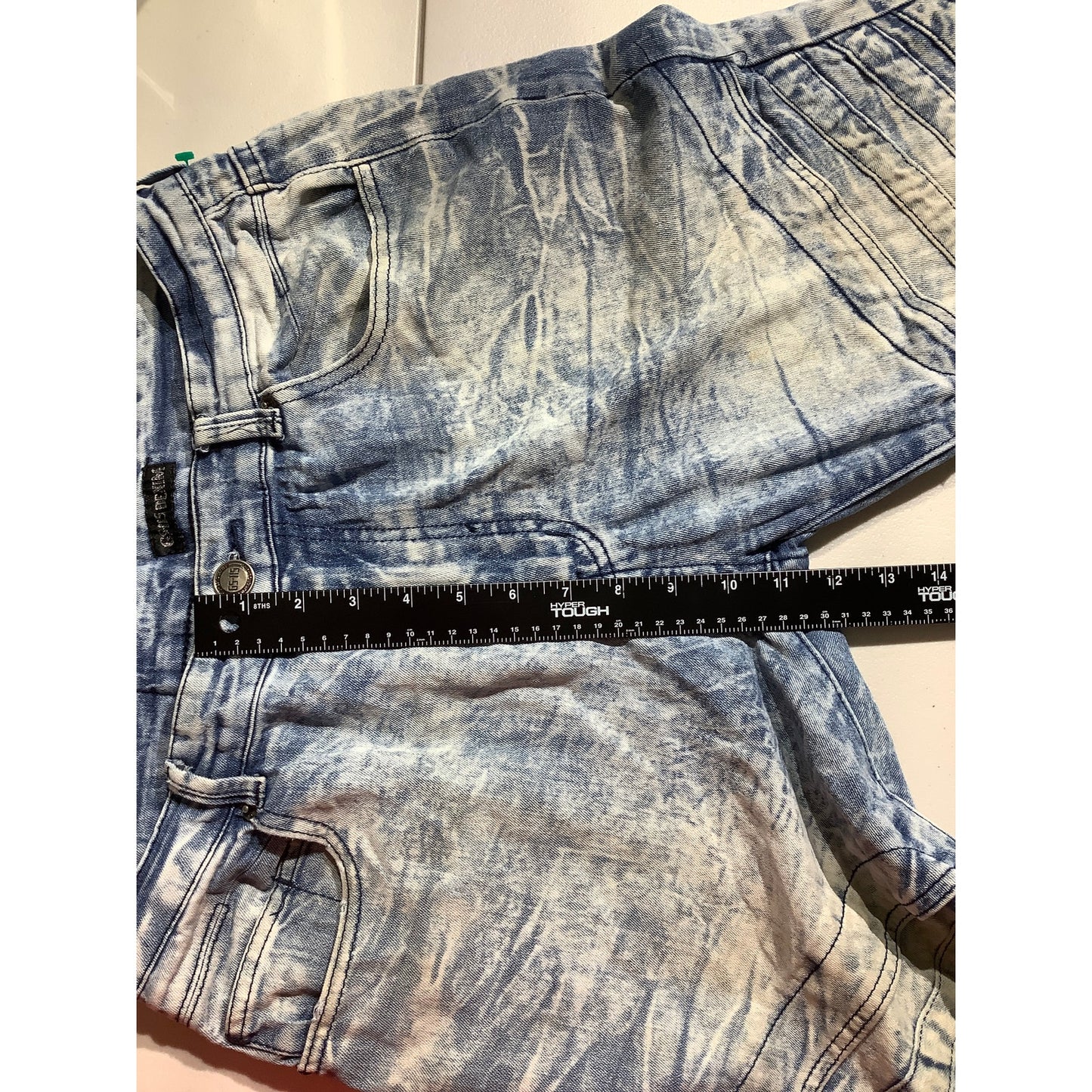 GS115 Distressed Jeans Men’s Size 34 – Edgy, Soft, Light Wash