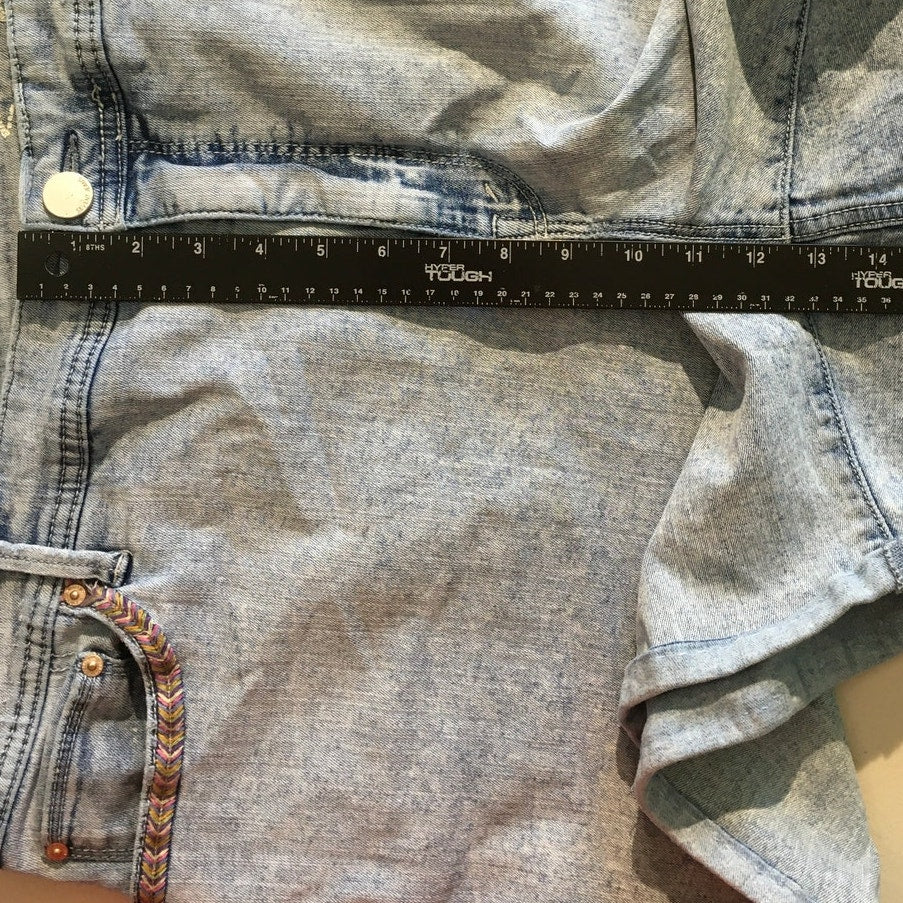 Seven7 Light Wash Denim Shorts Size 26 - Boho, Casual, Vintage