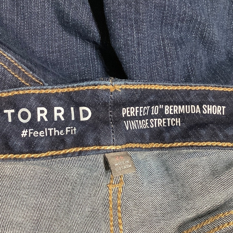 TORRID Perfect 10" Bermuda Shorts 24 Dark Wash Vintage Stretch, Casual, Summer