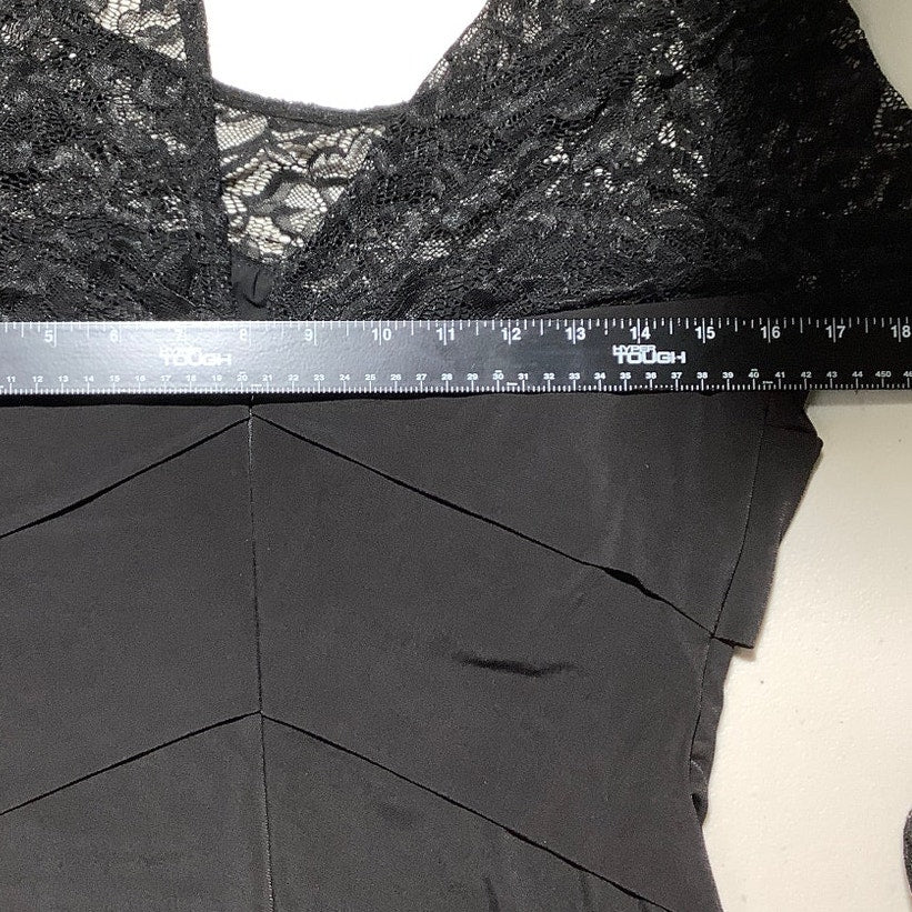 White House Black Market Lace Sleeve Dress Size 6 — Sheath, Cocktail, Elegant