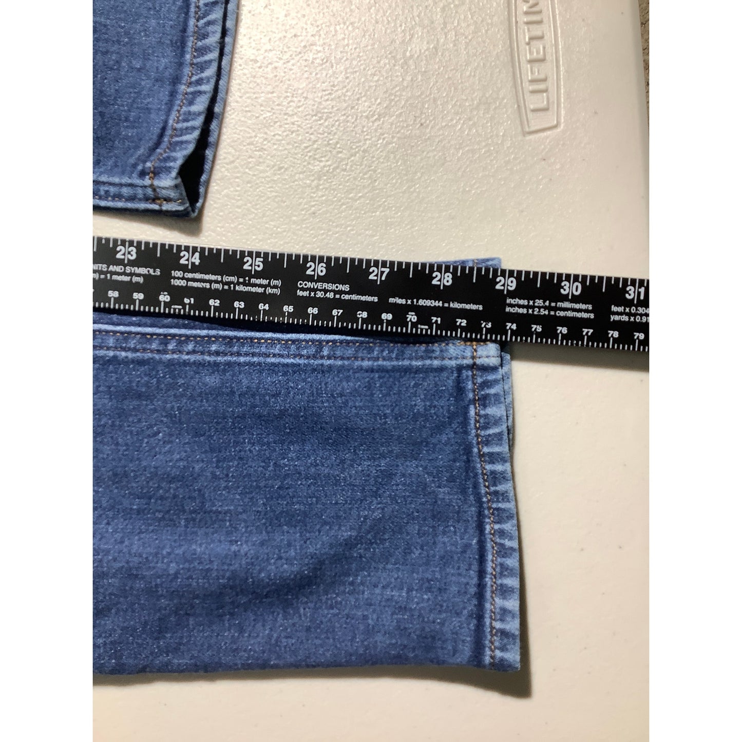 Banana Republic Denim Blue Jeans Men’s Size 33W 32L – Slim, Casual, Modern