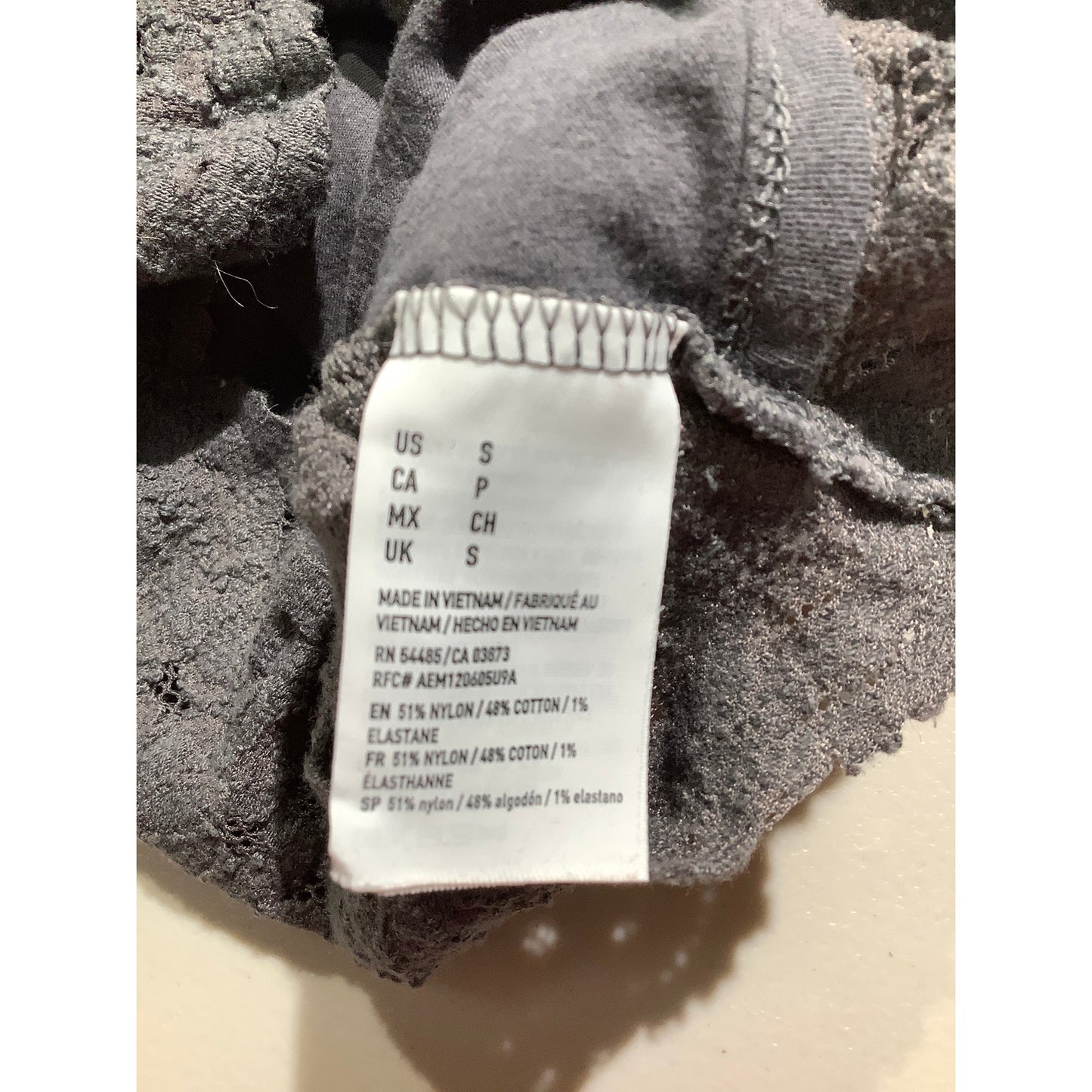 American Eagle Lace Halter Tank Top Women’s Size S — Feminine, Casual, Layering