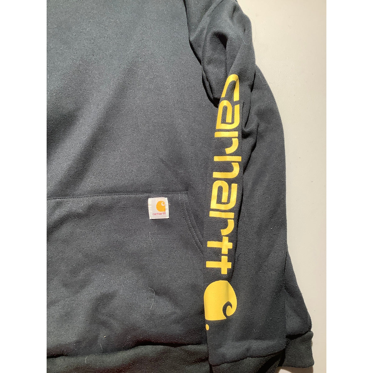 Carhartt Black Hoodie Men’s Small Fleece Pullover — Workwear, Casual, Streetwear