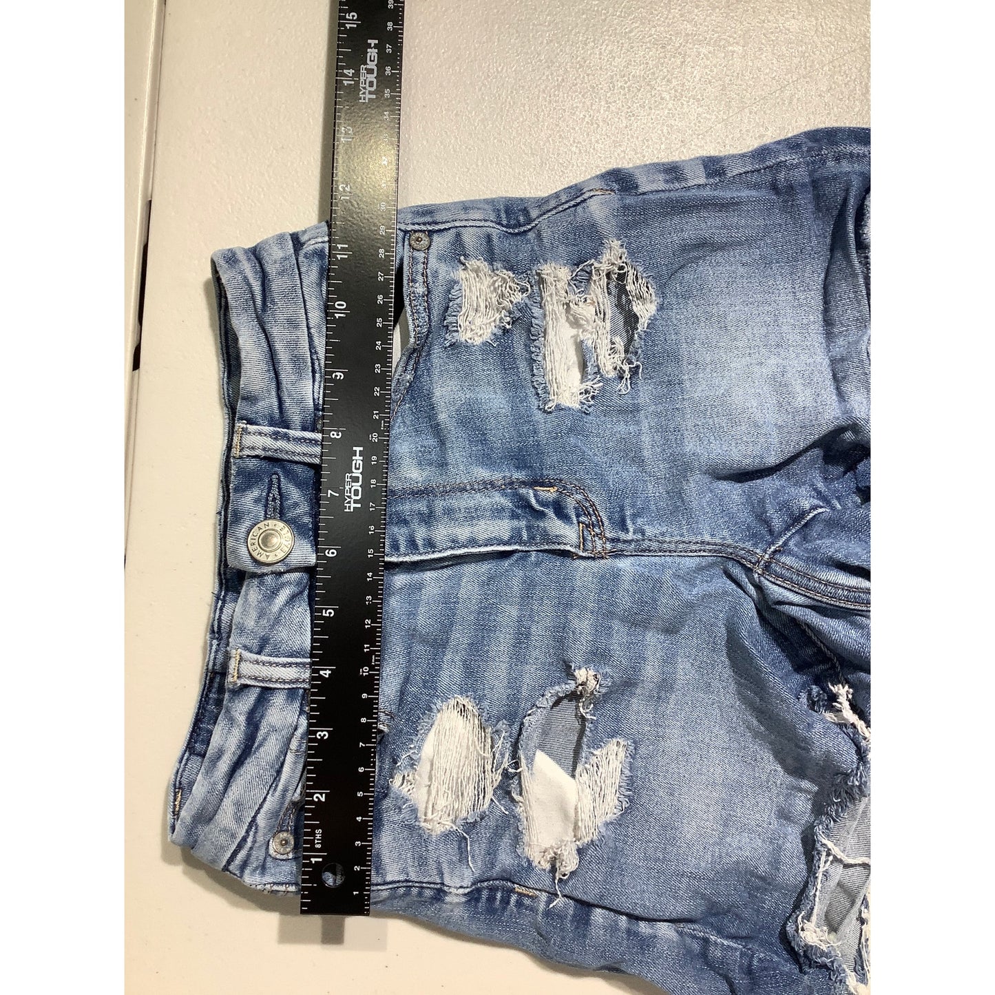 American Eagle Denim Shorts Women’s Size 00 — Distressed, Y2K, Summer