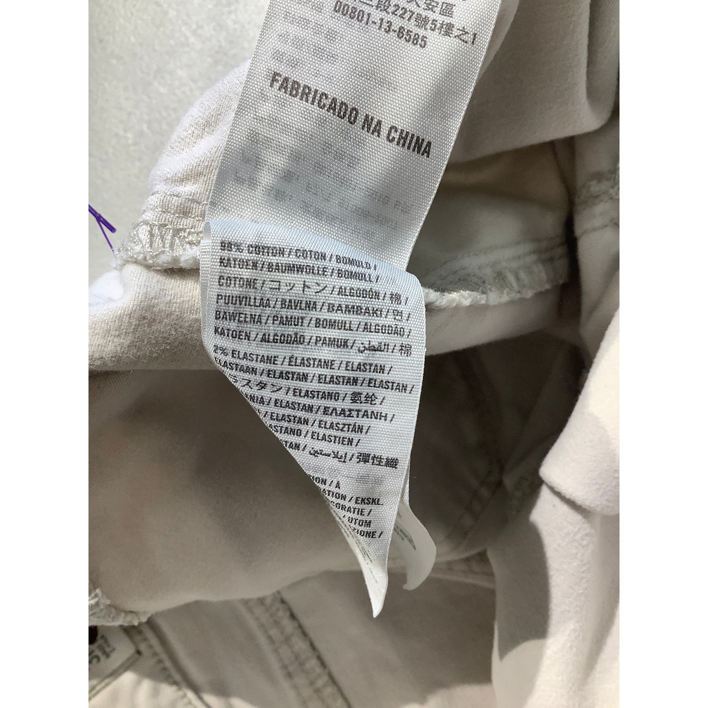 Hollister Off White Jeans Women’s 26W 31L - Coastal, Chic, Casual