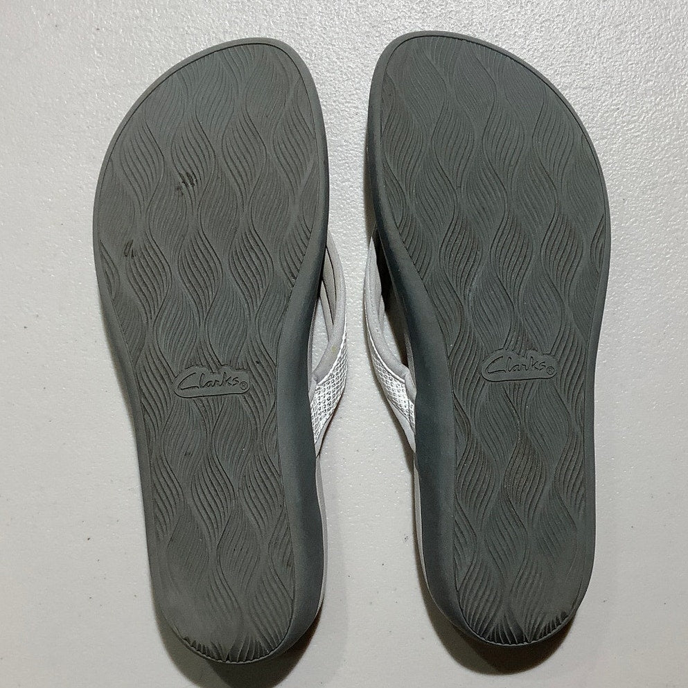 Clarks Cloudsteppers Flip Flops Women’s Size 12M — Casual, Travel, Comfort